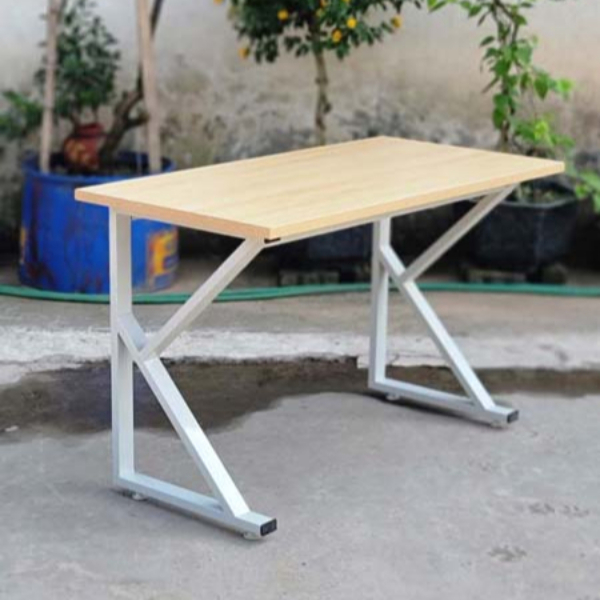 Bàn chân sắt chữ K, Rộng 1m, 1m2 cao 75cm,